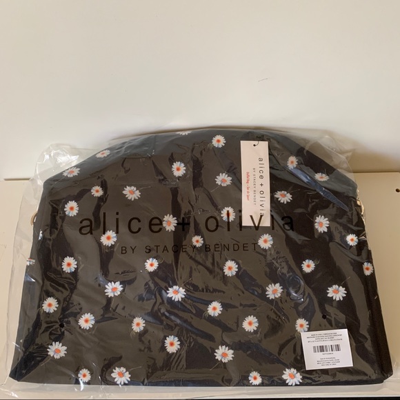 NWT Alice + Olivia Duffel Bag - Picture 12 of 13